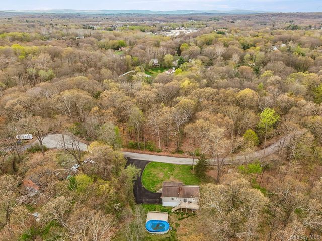 325 Oak Ridge Road, Hopewell Junction, NY 12533