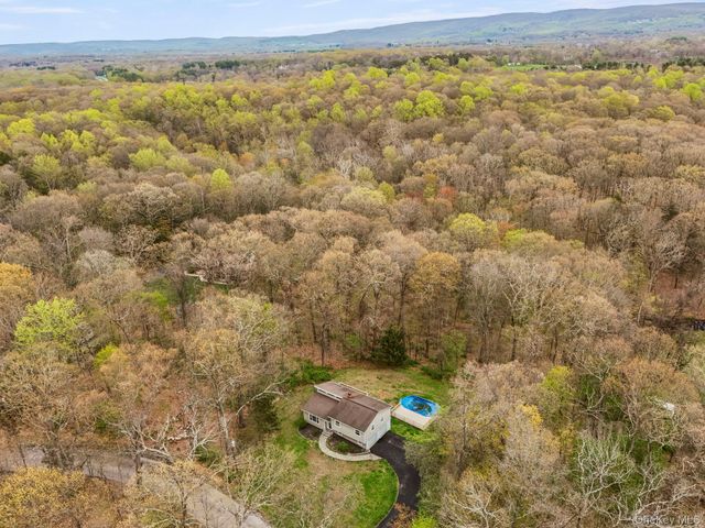 325 Oak Ridge Road, Hopewell Junction, NY 12533