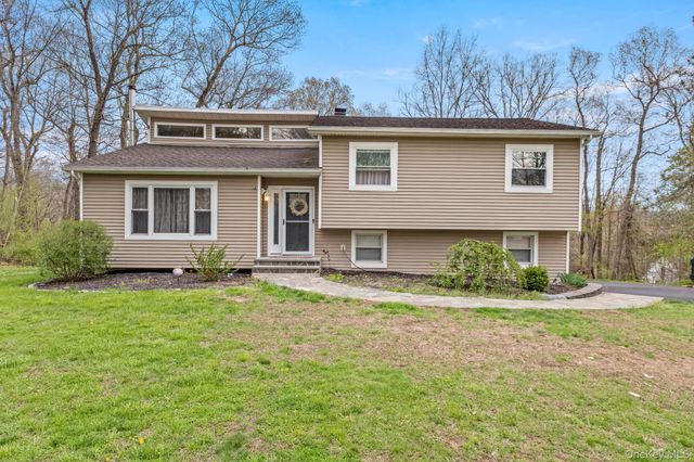 325 Oak Ridge Road, Hopewell Junction, NY 12533