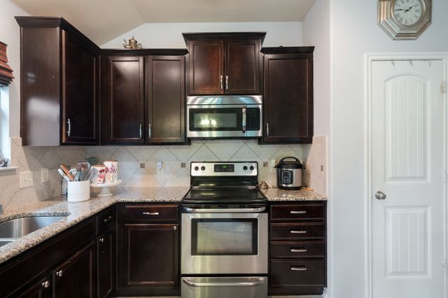 1120 Cheyenne Drive, Aubrey, TX 76227