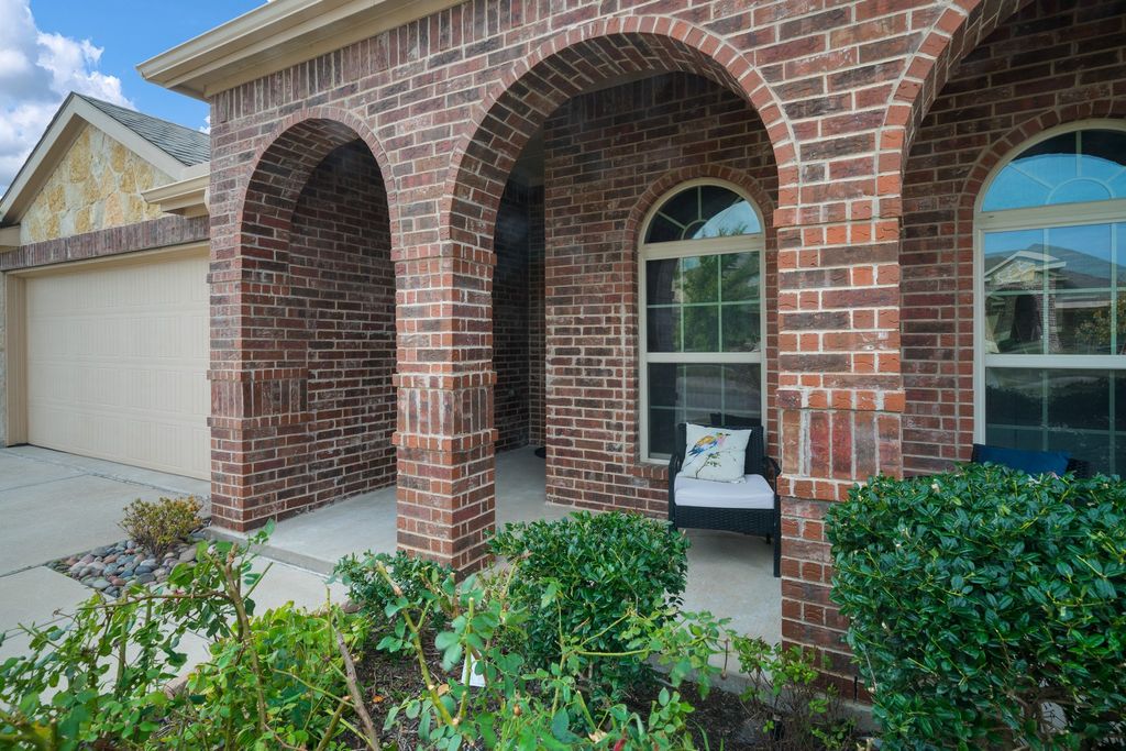 1120 Cheyenne Drive, Aubrey, TX 76227