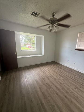 706 Century Drive, Oklahoma City, OK 73160
