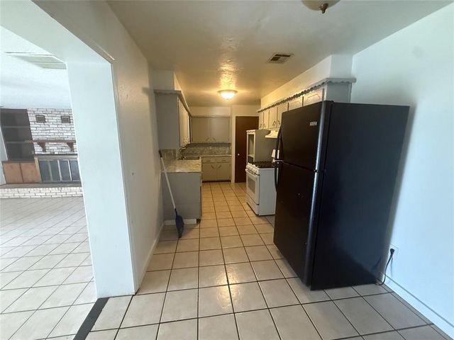 706 Century Drive, Oklahoma City, OK 73160