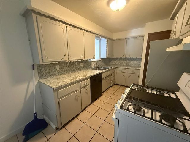 706 Century Drive, Oklahoma City, OK 73160