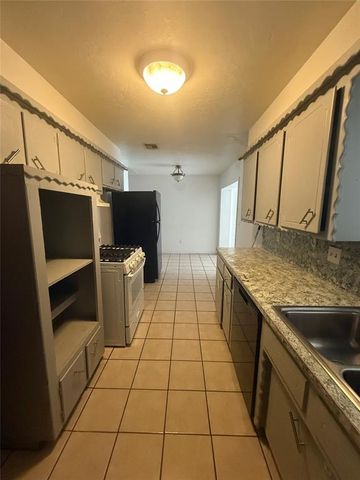 706 Century Drive, Oklahoma City, OK 73160