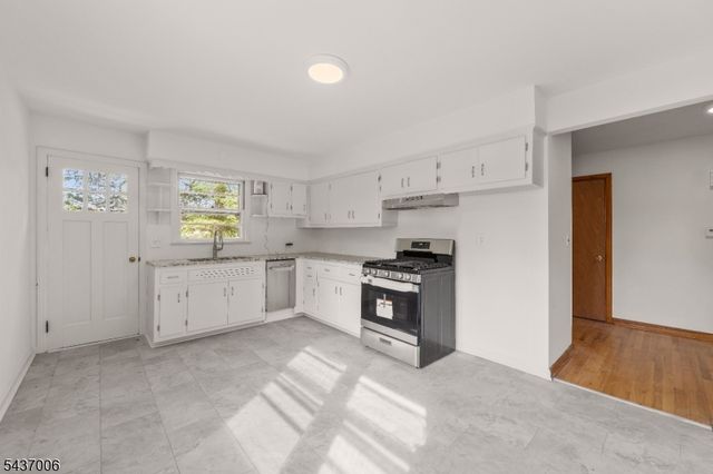 384 Delawanna Ave, Clifton City, NJ 07014