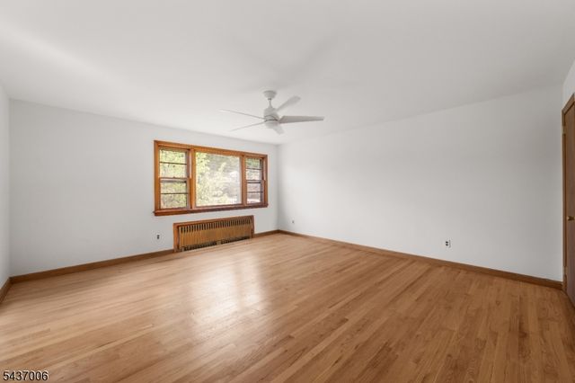 384 Delawanna Ave, Clifton City, NJ 07014