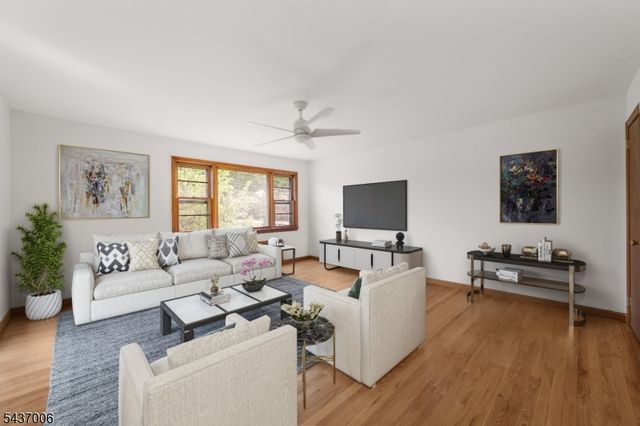 384 Delawanna Ave, Clifton City, NJ 07014