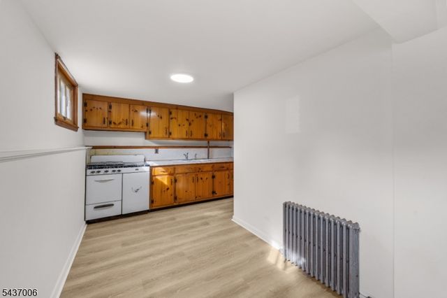 384 Delawanna Ave, Clifton City, NJ 07014
