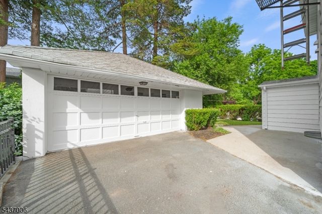 384 Delawanna Ave, Clifton City, NJ 07014