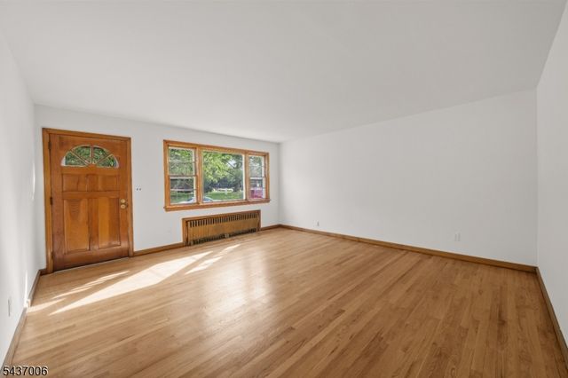 384 Delawanna Ave, Clifton City, NJ 07014