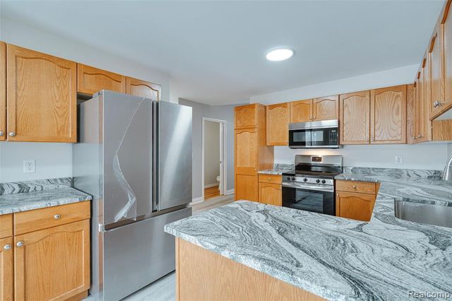 6170 N Newburgh Road, Westland, MI 48185