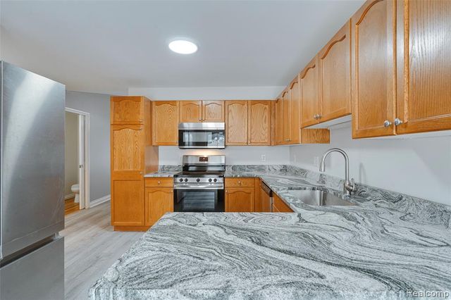 6170 N Newburgh Road, Westland, MI 48185