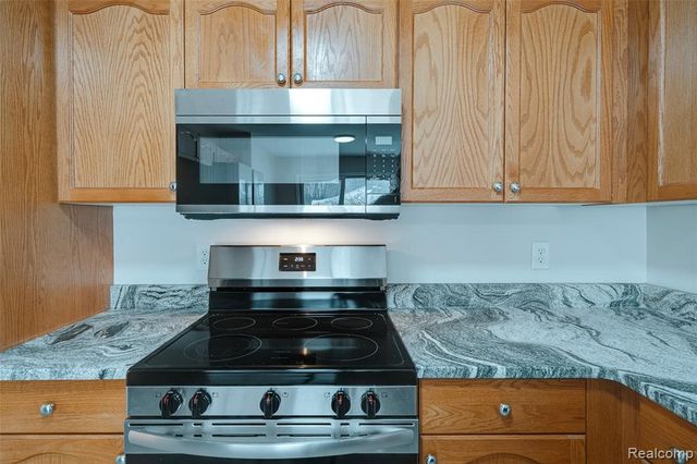 6170 N Newburgh Road, Westland, MI 48185