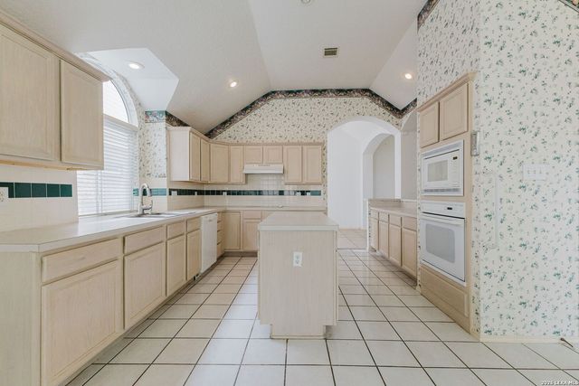 13510 Chappel Vw, San Antonio, TX 78249