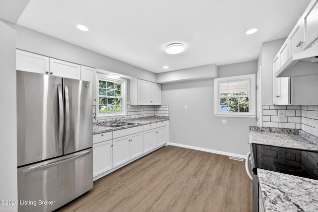 1959 Bashford Manor Ln, Louisville, KY 40218