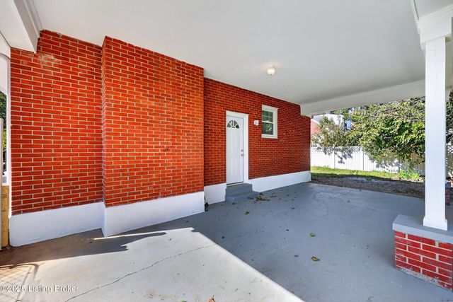 1959 Bashford Manor Ln, Louisville, KY 40218