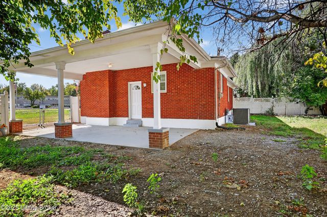 1959 Bashford Manor Ln, Louisville, KY 40218