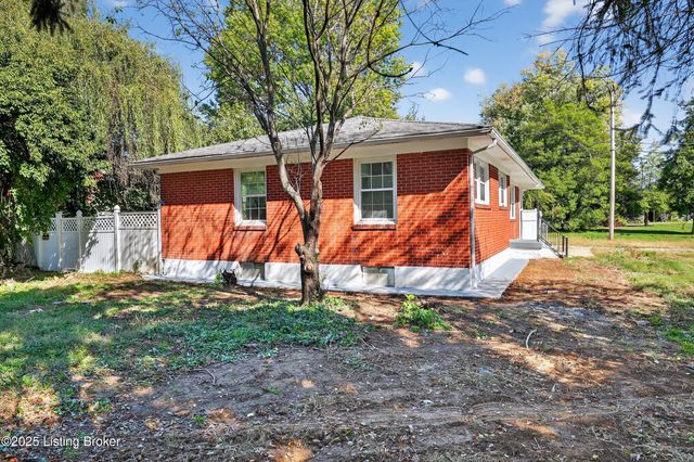 1959 Bashford Manor Ln, Louisville, KY 40218