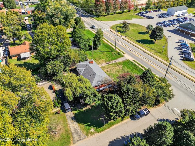 1959 Bashford Manor Ln, Louisville, KY 40218