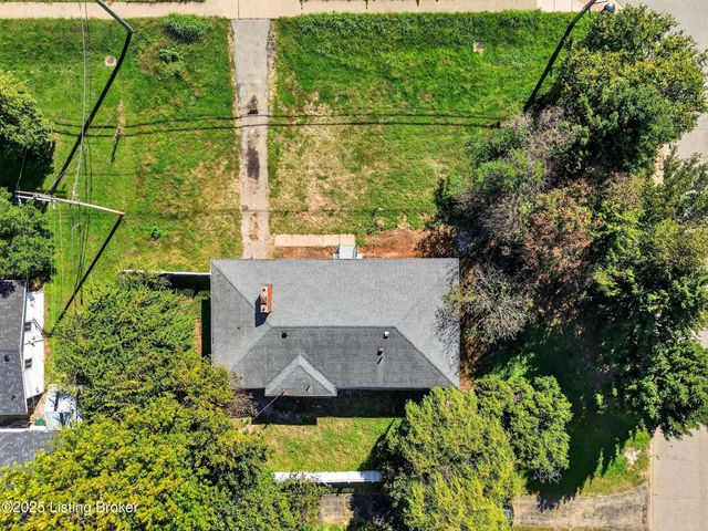 1959 Bashford Manor Ln, Louisville, KY 40218