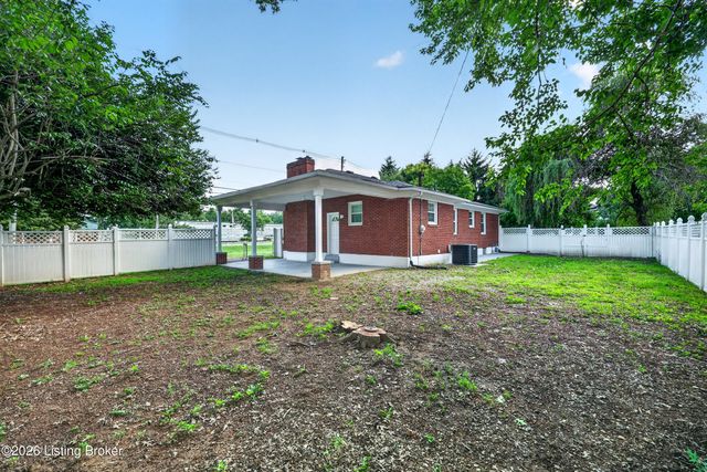 1959 Bashford Manor Ln, Louisville, KY 40218