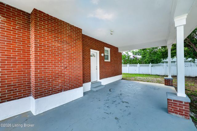 1959 Bashford Manor Ln, Louisville, KY 40218