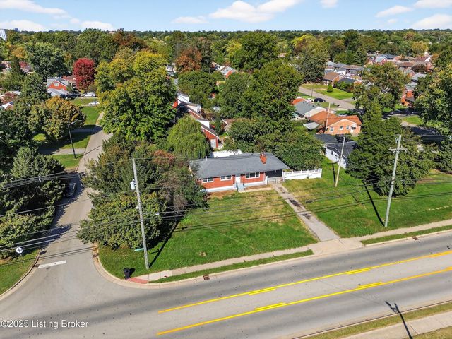 1959 Bashford Manor Ln, Louisville, KY 40218