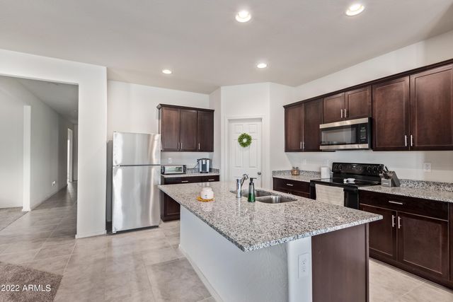 43606 W JUNIPER Avenue, Maricopa, AZ 85138