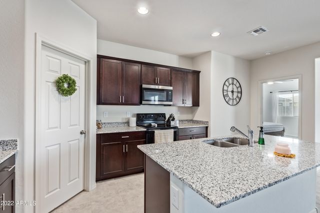 43606 W JUNIPER Avenue, Maricopa, AZ 85138