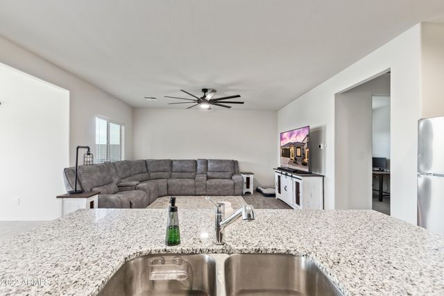 43606 W JUNIPER Avenue, Maricopa, AZ 85138