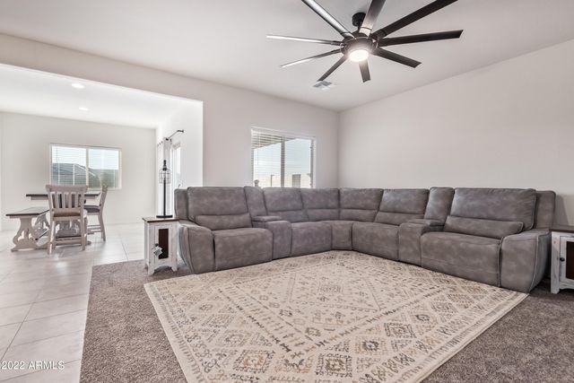 43606 W JUNIPER Avenue, Maricopa, AZ 85138