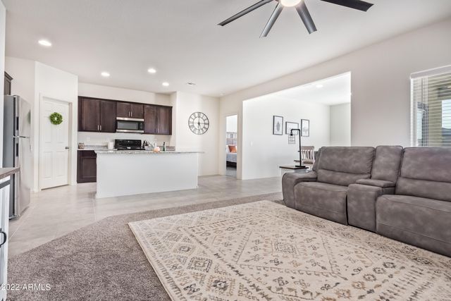43606 W JUNIPER Avenue, Maricopa, AZ 85138