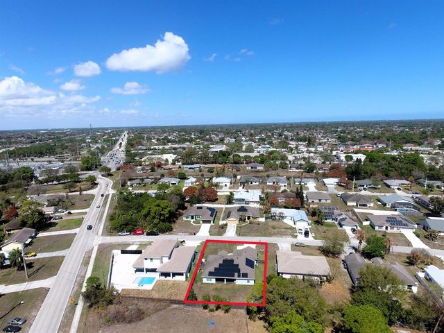 294 SW Statler Avenue, Port St. Lucie, FL 34984