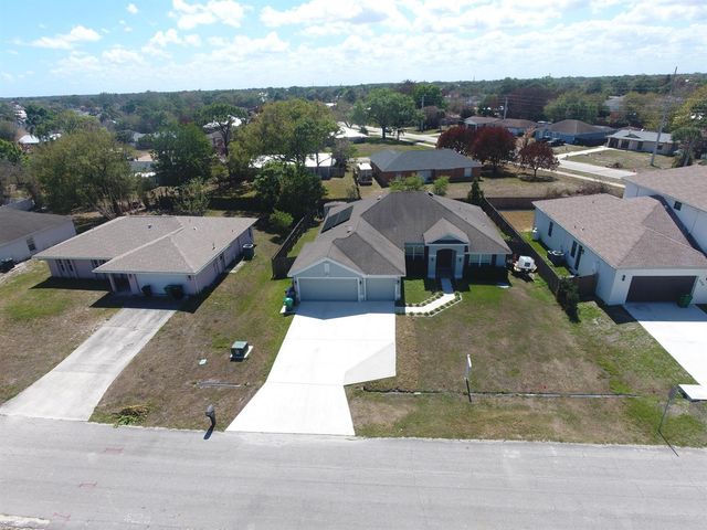 294 SW Statler Avenue, Port St. Lucie, FL 34984