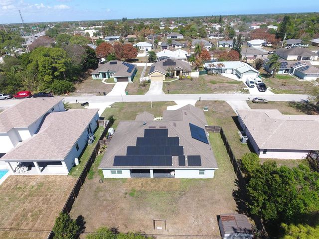 294 SW Statler Avenue, Port St. Lucie, FL 34984