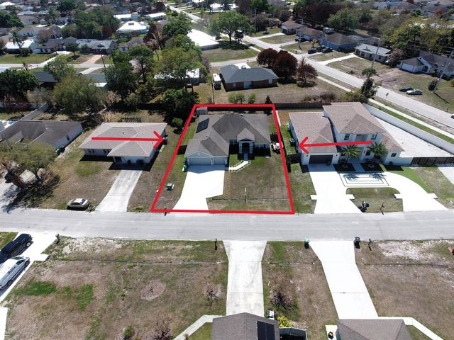 294 SW Statler Avenue, Port St. Lucie, FL 34984