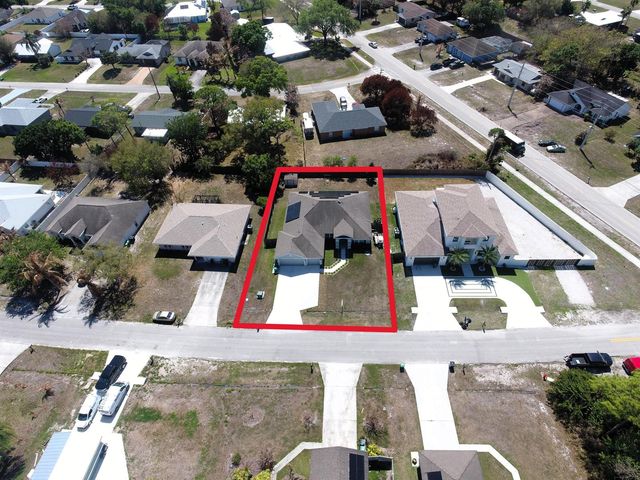 294 SW Statler Avenue, Port St. Lucie, FL 34984