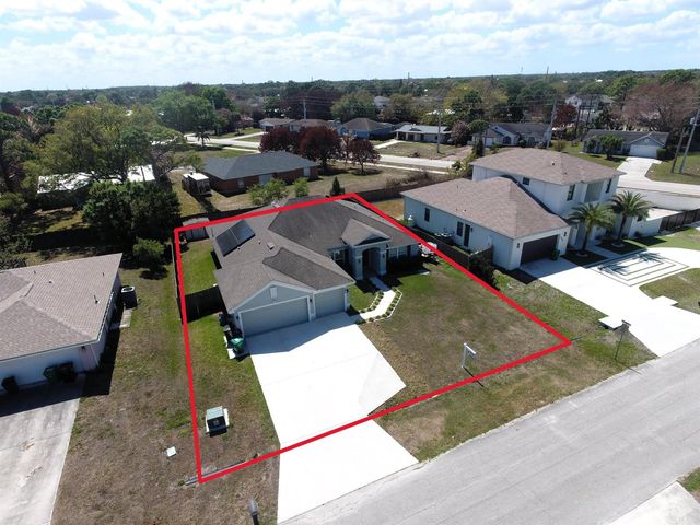 294 SW Statler Avenue, Port St. Lucie, FL 34984