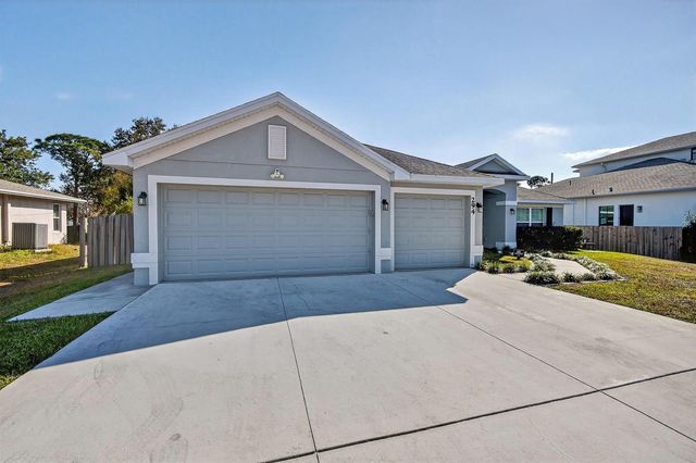 294 SW Statler Avenue, Port St. Lucie, FL 34984