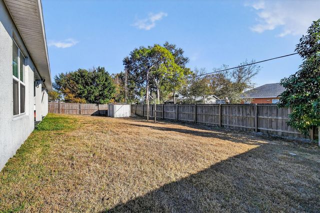 294 SW Statler Avenue, Port St. Lucie, FL 34984