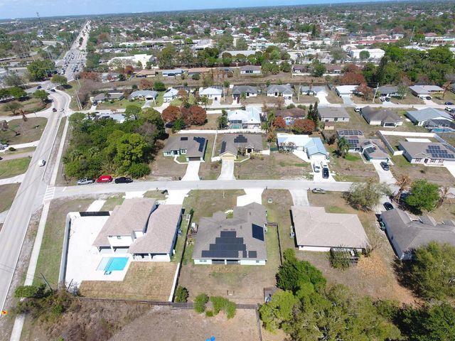 294 SW Statler Avenue, Port St. Lucie, FL 34984