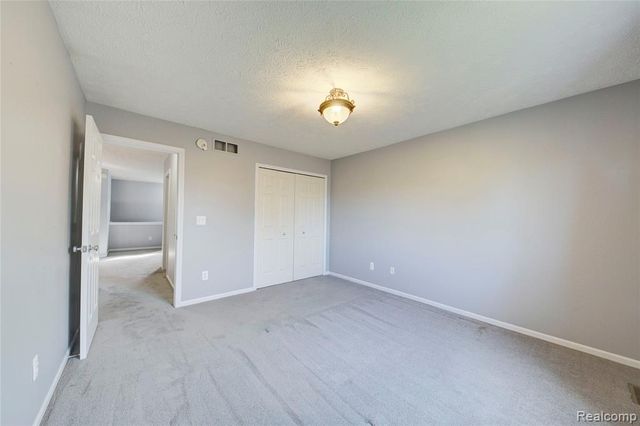 1040 Spirea, Howell, MI 48843