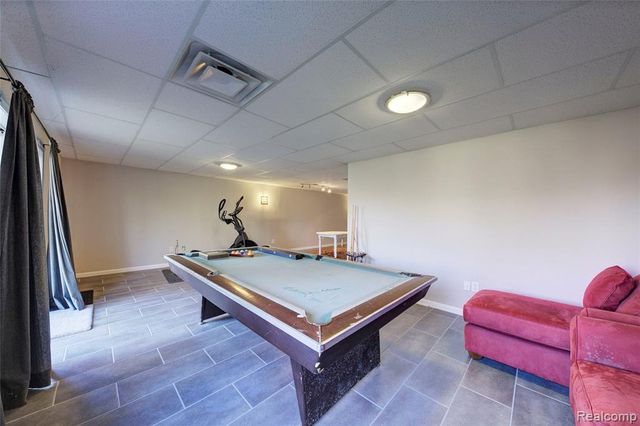 1040 Spirea, Howell, MI 48843