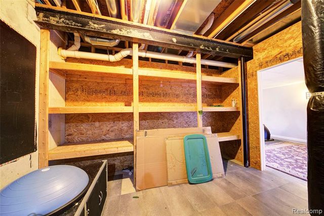 1040 Spirea, Howell, MI 48843