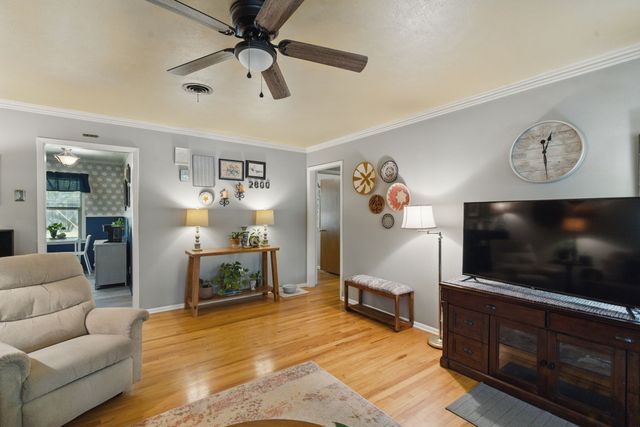 6050 Douglas Street, Fort Worth, TX 76114