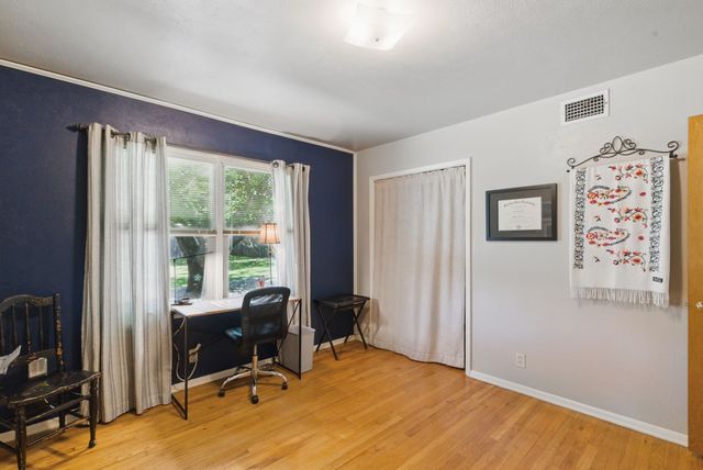 6050 Douglas Street, Fort Worth, TX 76114