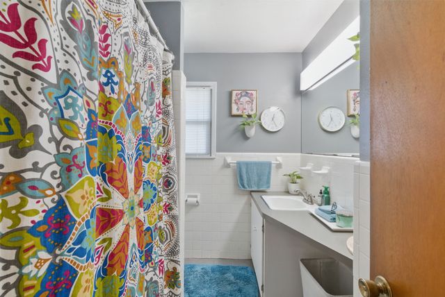 6050 Douglas Street, Fort Worth, TX 76114