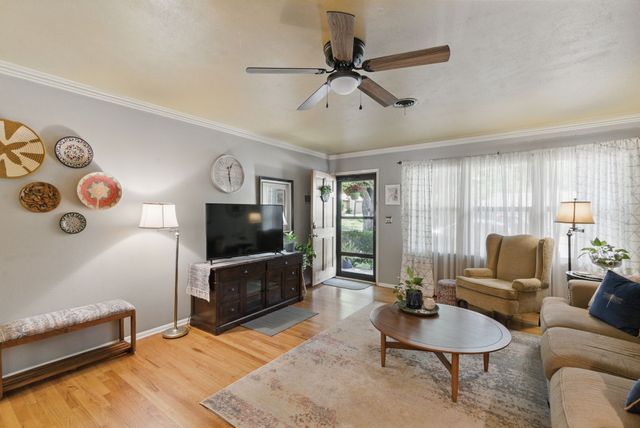 6050 Douglas Street, Fort Worth, TX 76114