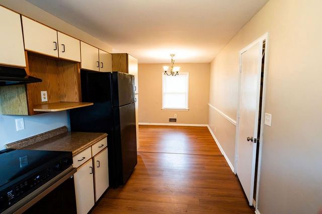 10010 BELLAIRE Avenue, Kansas City, MO 64134
